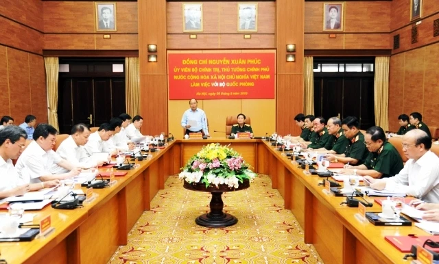 Thủ tướng Nguyễn Xuân Phúc làm việc với Bộ Quốc phòng.