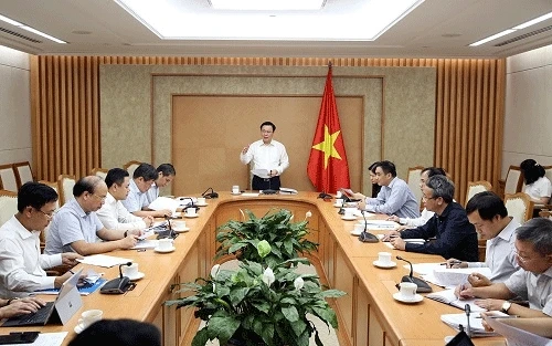 Phó Thủ tướng Vương Đình Huệ tại buổi họp (Ảnh: Chính phủ).