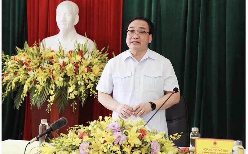 Đồng chí Hoàng Trung Hải, Ủy viên Bộ Chính trị, Bí thư Thành ủy Hà Nội phát biểu ý kiến kết luận buổi làm việc.