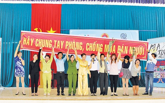 Tổ chức Di cư quốc tế tại Việt Nam (IOM) phối hợp với tỉnh Tây Ninh tổ chức tuyên truyền phòng, chống MBN cho học sinh.