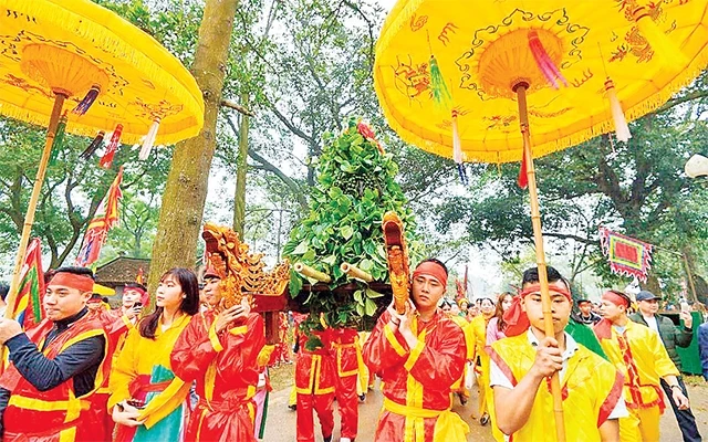 Lễ hội đền Sóc (huyện Sóc Sơn) là một di sản văn hóa tiêu biểu thời đại Hùng Vương tại Hà Nội.