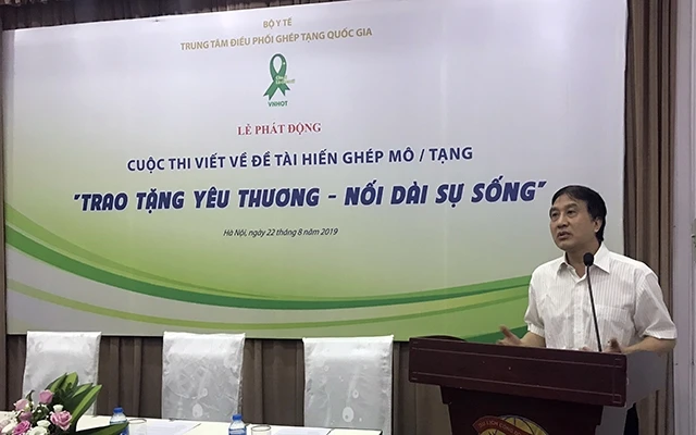 GS, TS Trịnh Hồng Sơn, Giám đốc Trung tâm điều phối quốc gia về ghép bộ phận cơ thể người phát biểu tại lễ phát động.