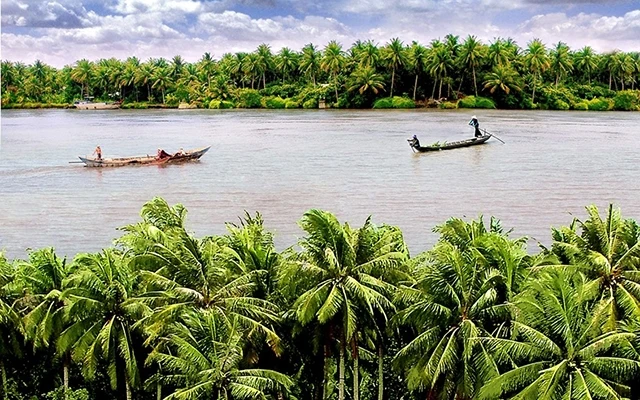 Vẻ đẹp sông nước xứ dừa Bến Tre luôn thu hút du khách.
