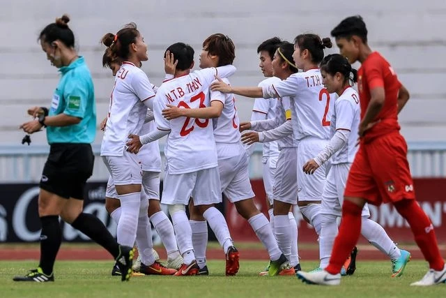 Các cầu thủ nữ Việt Nam lọt vào bán kết với thành tích toàn thắng và giữ sạch lưới đầy thuyết phục.