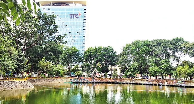 Nhiều hồ lớn trong nội đô thành phố chưa được kết nối để điều tiết thoát nước, chống ngập, trong đó có hồ Hoàng Văn Thụ (quận Tân Bình).