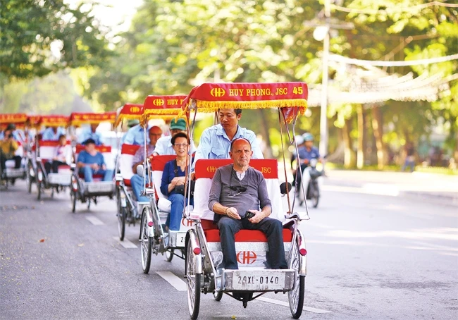 Hà Nội luôn là điểm đến ấn tượng đối với khách du lịch quốc tế.