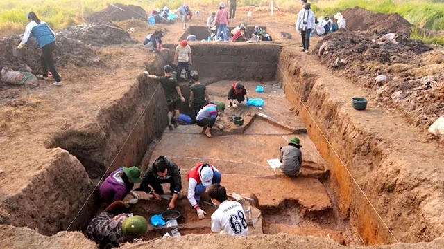 Di chỉ khảo cổ Vườn Chuối, xã Kim Chung, huyện Hoài Đức (Hà Nội) đang bị xâm hại.