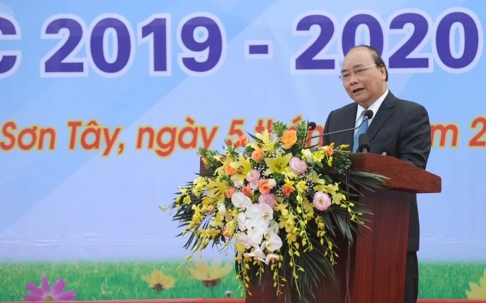 Thủ tướng Nguyễn Xuân Phúc dự lễ khai giảng năm học mới tại trường THPT Sơn Tây (Hà Nội)