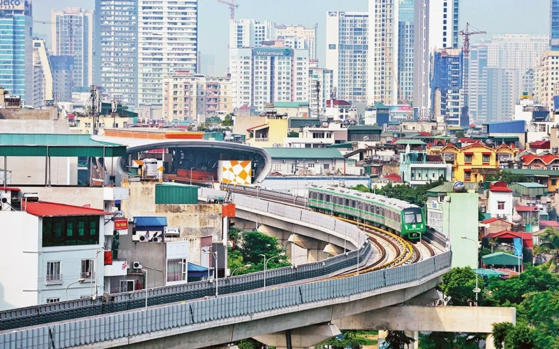 Sau nhiều lần lỡ hẹn, tuyến đường sắt đô thị Cát Linh - Hà Ðông do Bộ Giao thông vận tải làm chủ đầu tư vẫn chưa được đưa vào vận hành, khai thác. Ảnh | Nguyễn Nam
