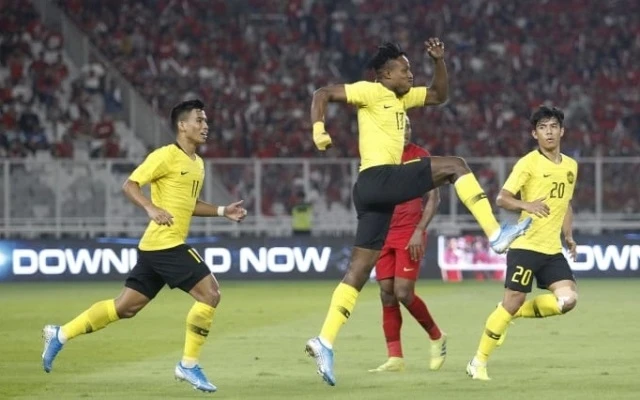 Sumareh (giữa) lập cú đúp giúp Malaysia ngược dòng thắng Indonesia 3-2 ngay tại “chảo lửa” Bung Karno. (Ảnh: AFC)