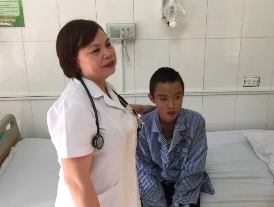 BS Nguyễn Thị Ngoạn, Trưởng khoa Nhi, Bệnh viện Phổi Trung ương và bệnh nhi Nguyễn Trọng Nguyên.
