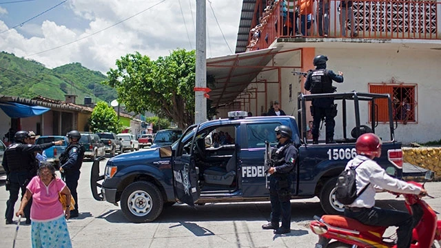 Lực lượng an ninh Mexico được tăng cường để ngăn chặn bạo lực ở nhiều địa phương. Ảnh: THE INTERCEPT