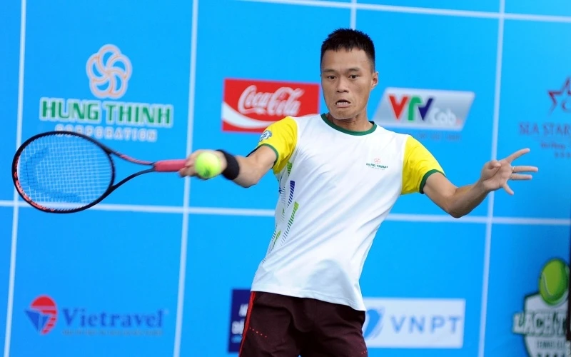 Tay vợt Phạm Minh Tuấn (Hưng Thịnh – TP Hồ Chí Minh) có được thắng lợi áo đảo 2-0 trước người đàn em Phạm Tuấn Long (Đà Nẵng).