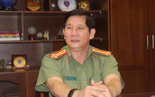 Đại tá Huỳnh Tiến Mạnh bị cách chức Giám đốc Công an tỉnh Đồng Nai.
