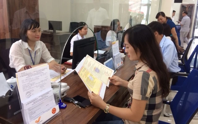 Trung tâm phục vụ hành chính công tỉnh Hưng Yên đi vào hoạt động, phục vụ người dân, doanh nghiệp.