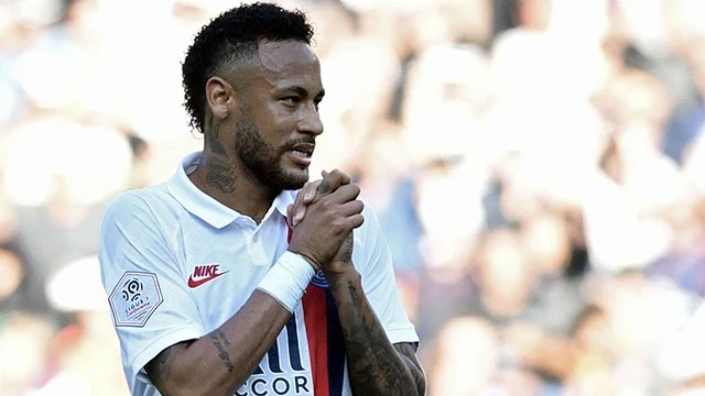 Neymar bị cổ động viên PSG la ó phản đối