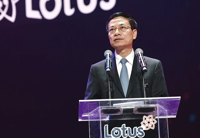 Bộ trưởng Nguyễn Mạnh Hùng phát biểu tại buổi Lễ ra mắt mạng xã hội Lotus.