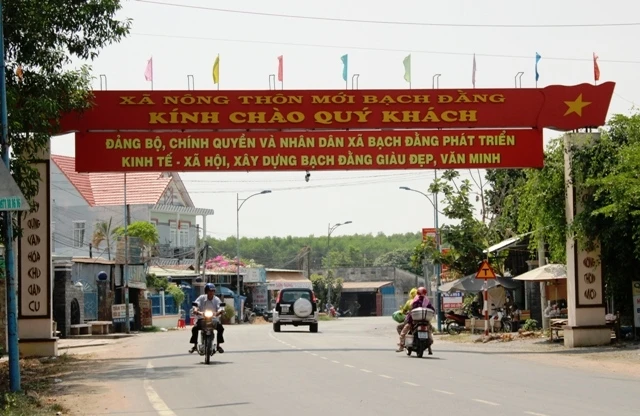 Hệ thống giao thông khanh trang của xã nông thôn mới Bạch Đằng, thị xã Tân Uyên, tỉnh Bình Dương. 