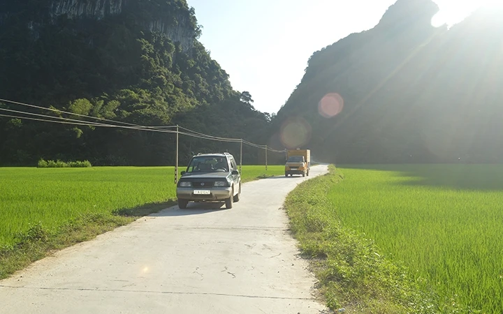 Đường giao thông nông thôn ở xóm Luống Nọi, xã Phù Ngọc, huyện Hà Quảng.