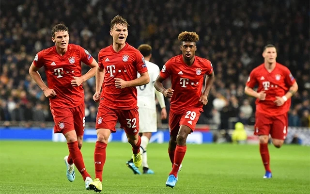 Các cầu thủ Bayern Munich mừng trận thắng với tỷ số không tưởng 7-2 trước Tottenham.