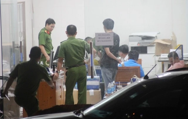 Cơ quan điều tra khám xét trụ sở doanh nghiệp Phú Gia Lương, vào tối 20-6.