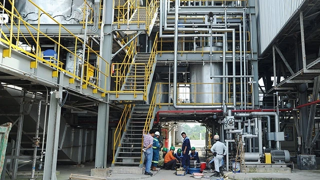 Xử lý chất thải bằng công nghệ đốt rác phát điện phù hợp với sự phát triển bền vững. Ảnh: NG.HẢI