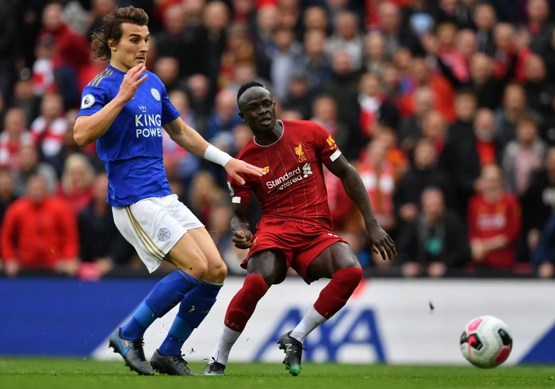 Liverpool thắng nghẹt thở Leicester 2-1
