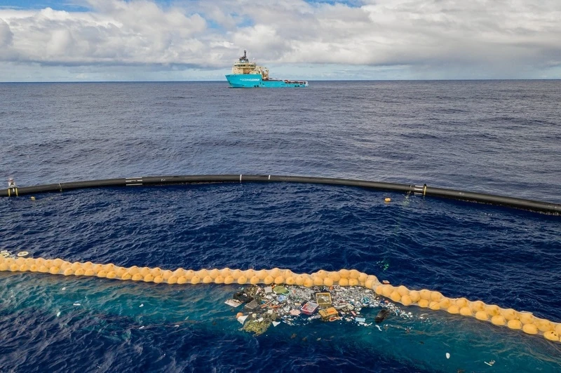 Hệ thống thu gom rác trên đại dương.