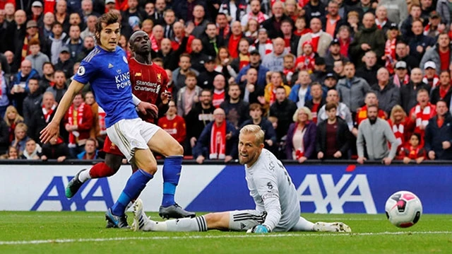 Liverpool giành chiến thắng trước Leicester City trong những phút bù giờ cuối cùng.