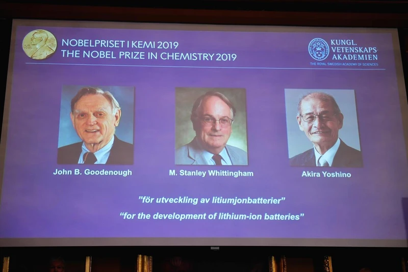Hình ảnh của ba nhà khoa học được vinh danh trong giải Nobel Hóa học 2019 (Ảnh: Reuters)