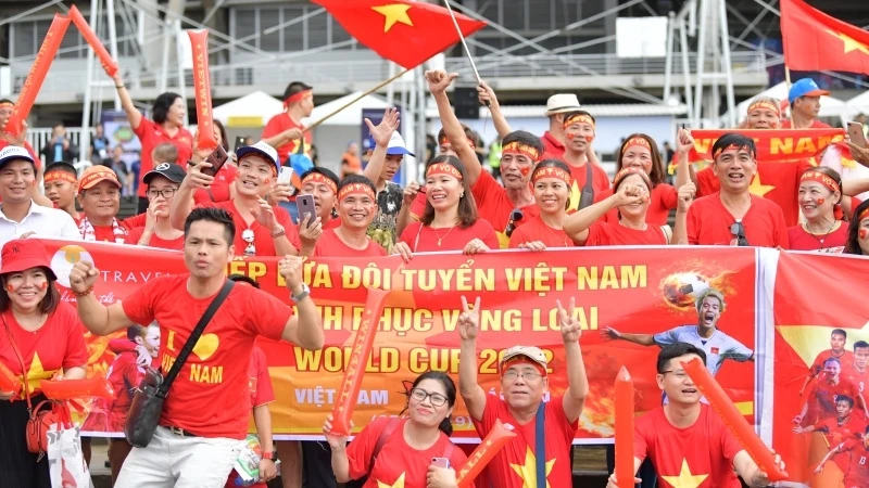 Cổ động viên Việt Nam sang Thái-lan xem trận vòng loại World Cup 2022 giữa Việt Nam và Thái-lan hôm 5-9 vừa qua.