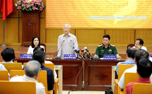 Tổng Bí thư, Chủ tịch nước Nguyễn Phú Trọng phát biểu ý kiến tại buổi tiếp xúc cử tri các quận Ba Đình, Hoàn Kiếm và Tây Hồ (Hà Nội).