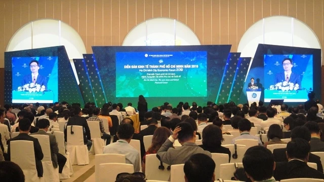 Phó Thủ tướng Vũ Đức Đam phát biểu tại Diễn đàn Kinh tế TP Hồ Chí Minh năm 2019.