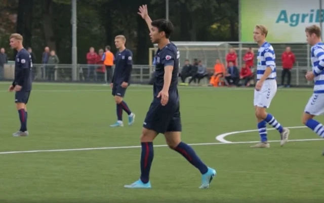 Văn Hậu có màn trình diễn rất tốt với pha kiến tạo đầu tiên trong màu áo Heerenveen ở trận đấu tối qua. (Ảnh: On Sports)
