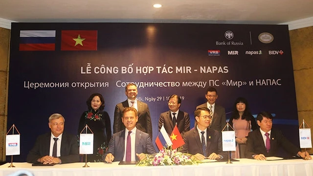 Lễ công bố hợp tác Việt Nam - Nga trong giao dịch thanh toán thẻ.