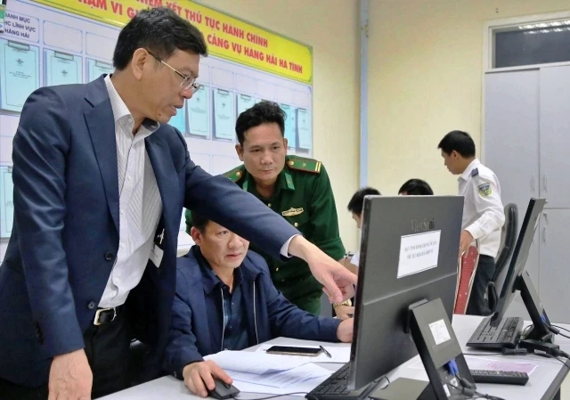 Cục trưởng Nguyễn Xuân Sang có mặt tại Ban chỉ huy tiền phương tại hiện trường để chỉ đạo công tác tìm kiếm cứu nạn.