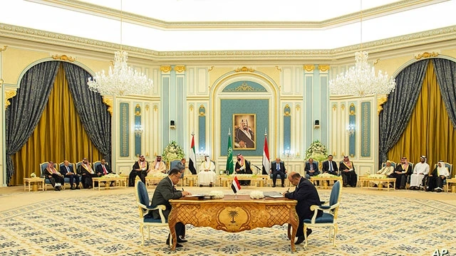 Các bên xung đột ở Yemen ký thỏa thuận chia sẻ quyền lực. Ảnh: ARAB NEWS