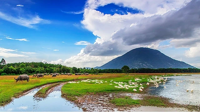Núi Bà Đen (Tây Ninh).