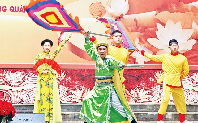 Một chương trình biểu diễn nghệ thuật dân tộc của học sinh Trường THPT Nguyễn Du.