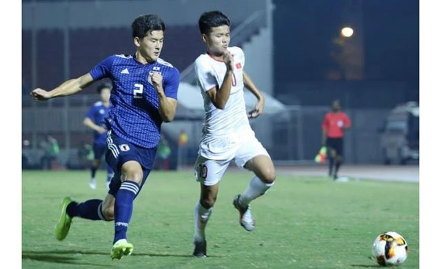 U19 Việt Nam (áo trắng) đã cầm hòa U19 Nhật Bản. Ảnh: NGUYÊN KHANG