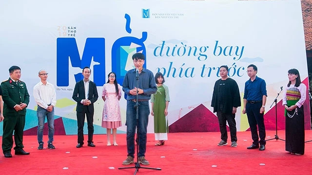Một số tác giả gây được sự chú ý của công chúng tại Hà Nội và một số tỉnh tham gia Ngày thơ Việt Nam 2019. Ảnh: VŨ DUY