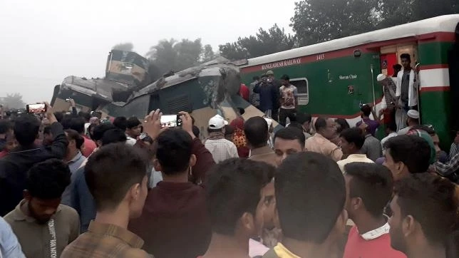 Hiện trường vụ tai nạn đường sắt (Ảnh: BANGLADESH NEWS)