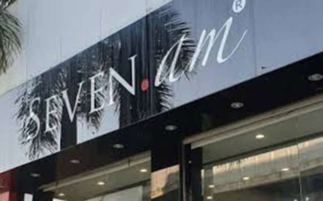 Chuỗi cửa hàng thời trang Seven.am đang dính bê bối trong việc giả nguồn gốc xuất xứ hàng hóa.