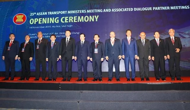 Bàn hướng kết nối giao thông bền vững khu vực ASEAN