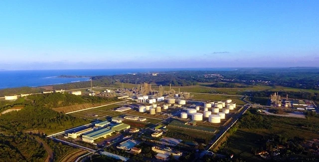 Xăng dầu ở Nhà máy lọc dầu Dung Quất được sản xuất như thế nào?