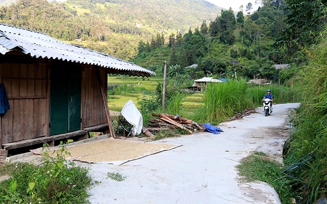 Tuyến đường từ cầu Vằng Gia, xã Nấm Dẩn đi xã Chế Là (huyện Xín Mần) có chất lượng rất thấp.