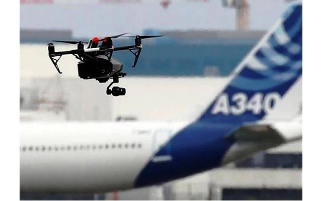 Flycam hoạt động gần sân bay, uy hiếp an toàn hàng không.