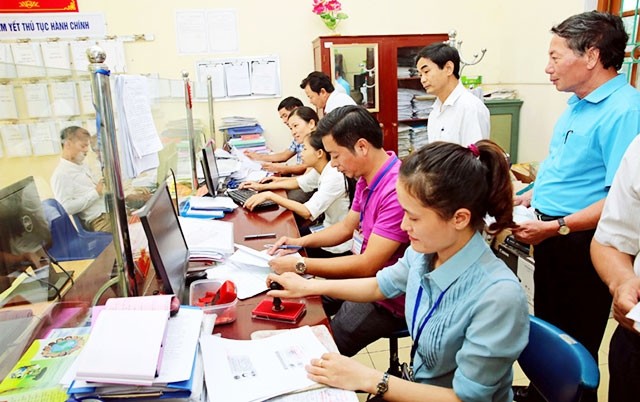 Ban Dân vận Huyện ủy Thanh Oai (Hà Nội) phối hợp MTTQ huyện giám sát công tác cải cách hành chính tại xã Đỗ Động. Ảnh: BÁ HOẠT