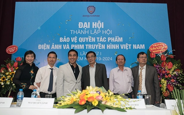 Các thành viên Ban Thường vụ Hội Bảo vệ quyền tác phẩm điện ảnh và phim truyền hình Việt Nam.