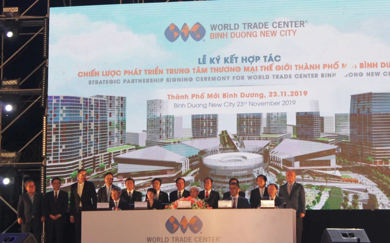 Ký kết hợp tác chiến lược phát triển WTC BDNC.